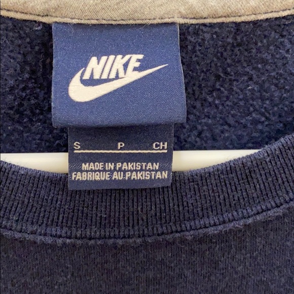 nike pullover - Picture 3 of 4